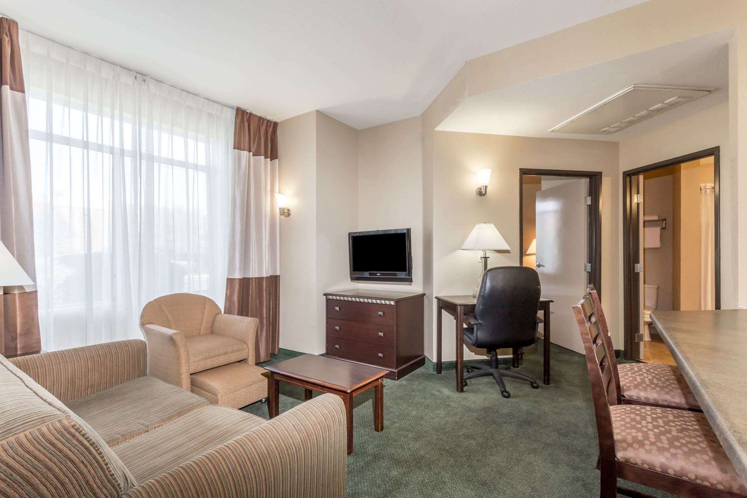Hawthorn Suites by Wyndham Chandler Phoenix Area 10/20
