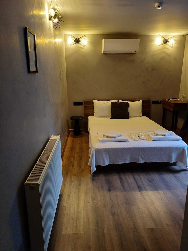 Elia Otel 3/32