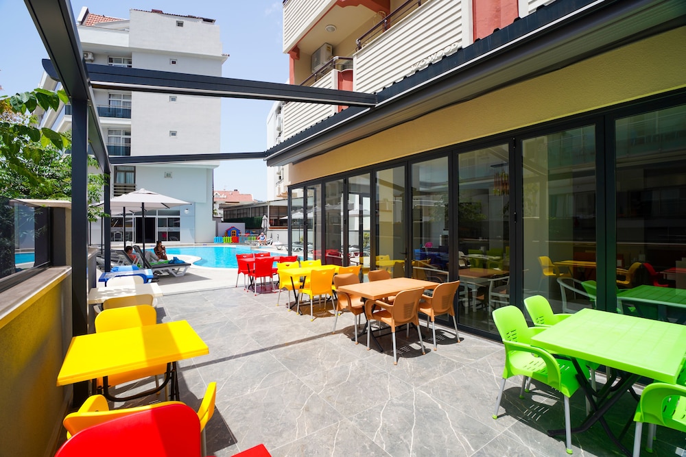 Seren Sari Hotel 32/35