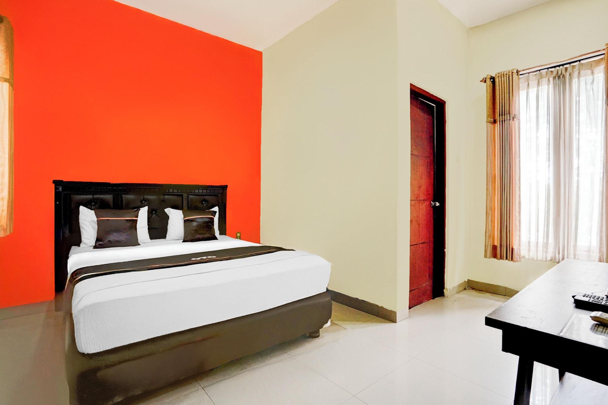 Hotel O 76 Gayungsari 12/29