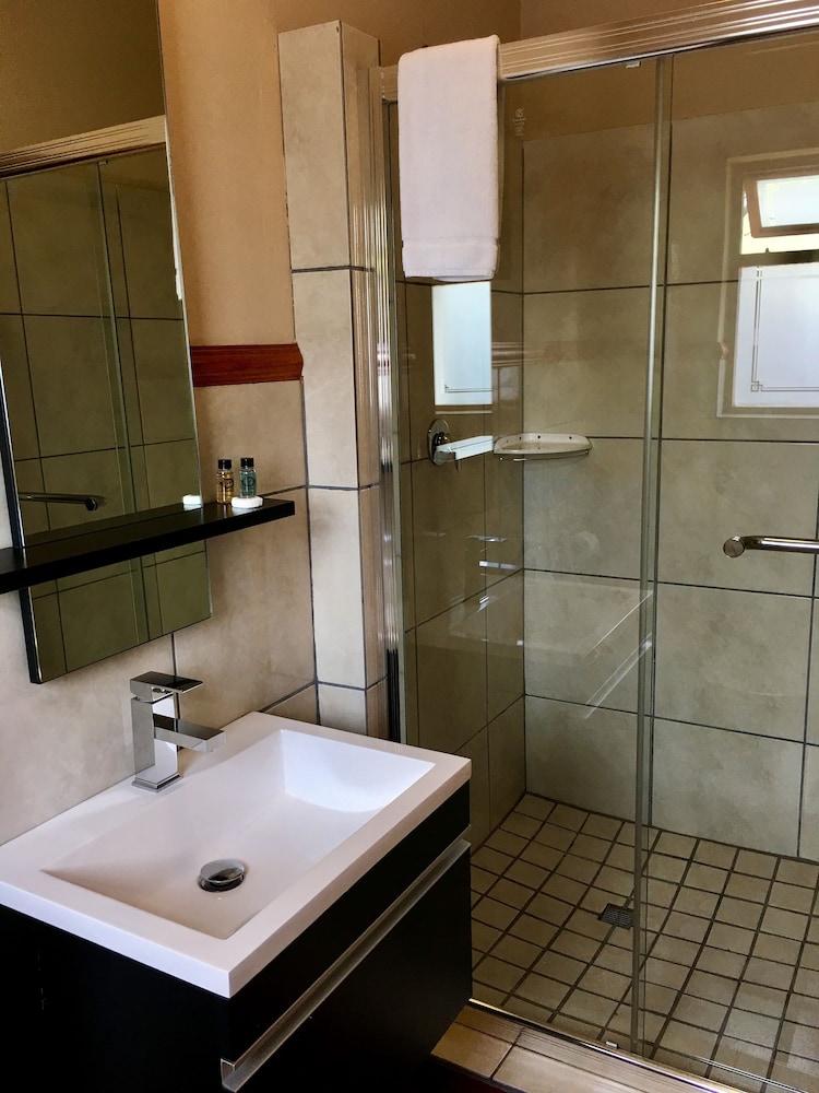 Dunvegan Execu Lodge 23/24