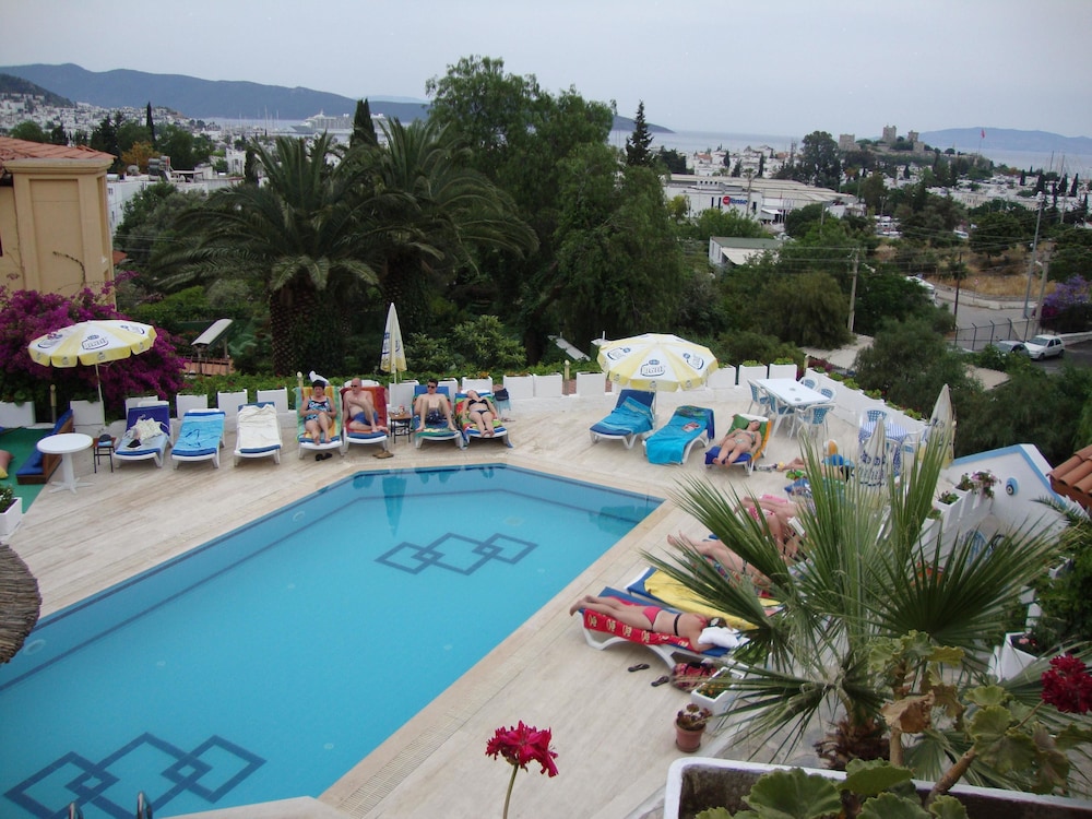 Dasis Hotel & Suites 29/40
