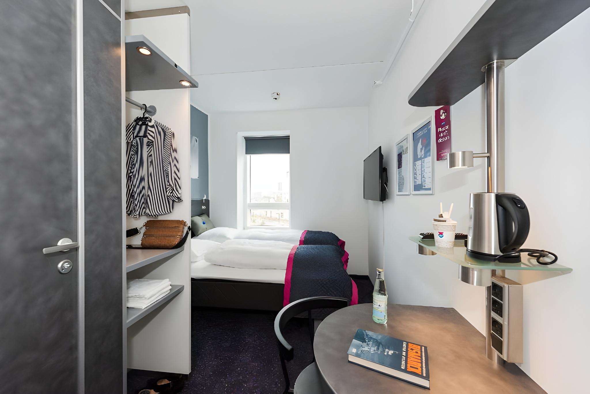 Commodore, Single, Single Bed