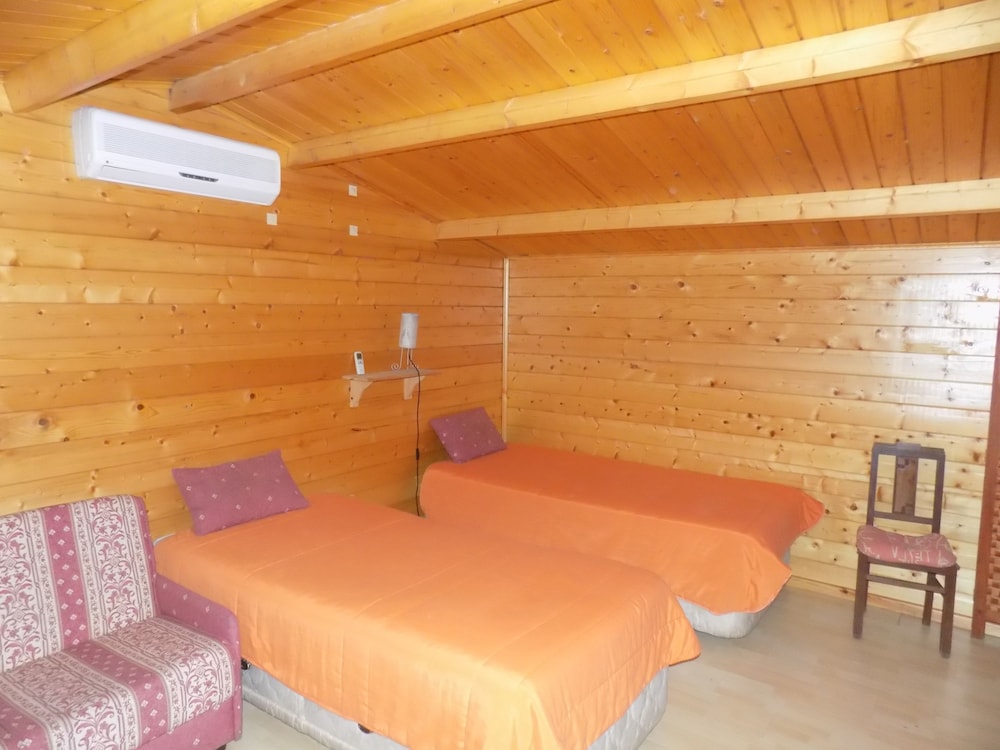 Land's Hause Bungalows 64/80