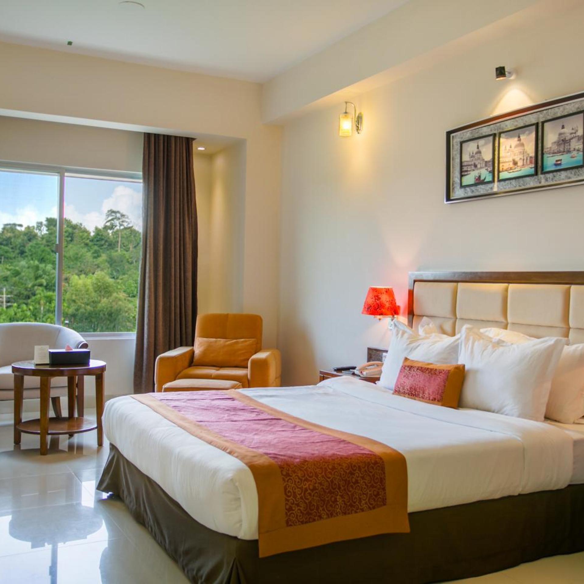 Royal Tulip Sea Pearl Beach Resort & Spa 24/64