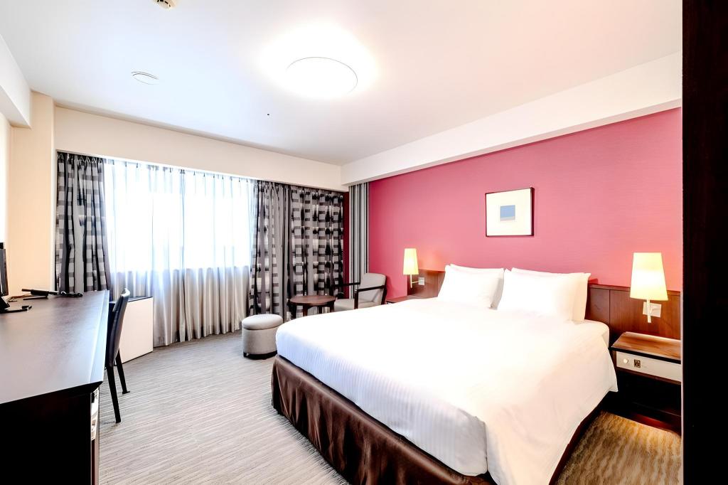 Deluxe, Queen Bed, Smoking