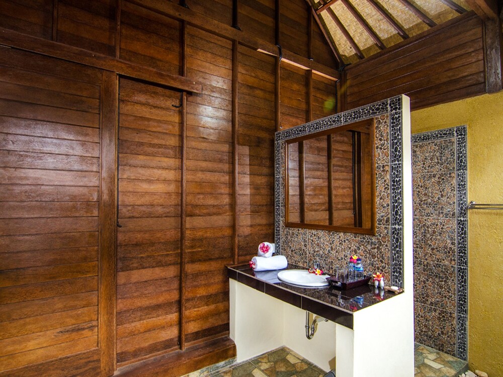 Cassava Bungalow 34/37