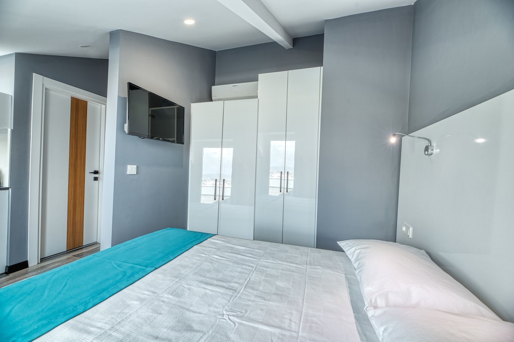 Gris & Verde Suite Hotel 10/50