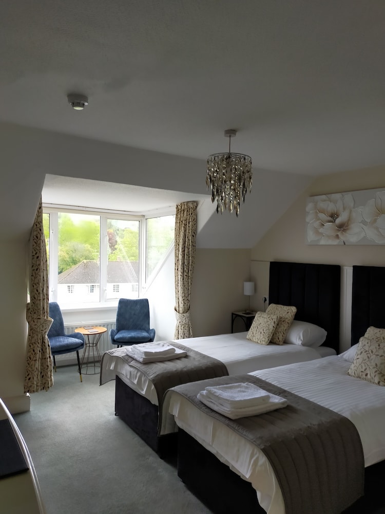The Groveside Guest House 8/48