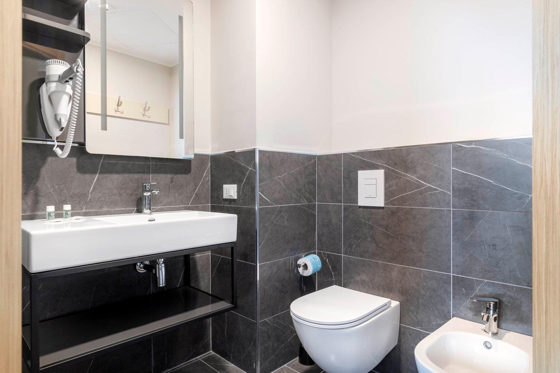Room, Single, Double or Twin Bed