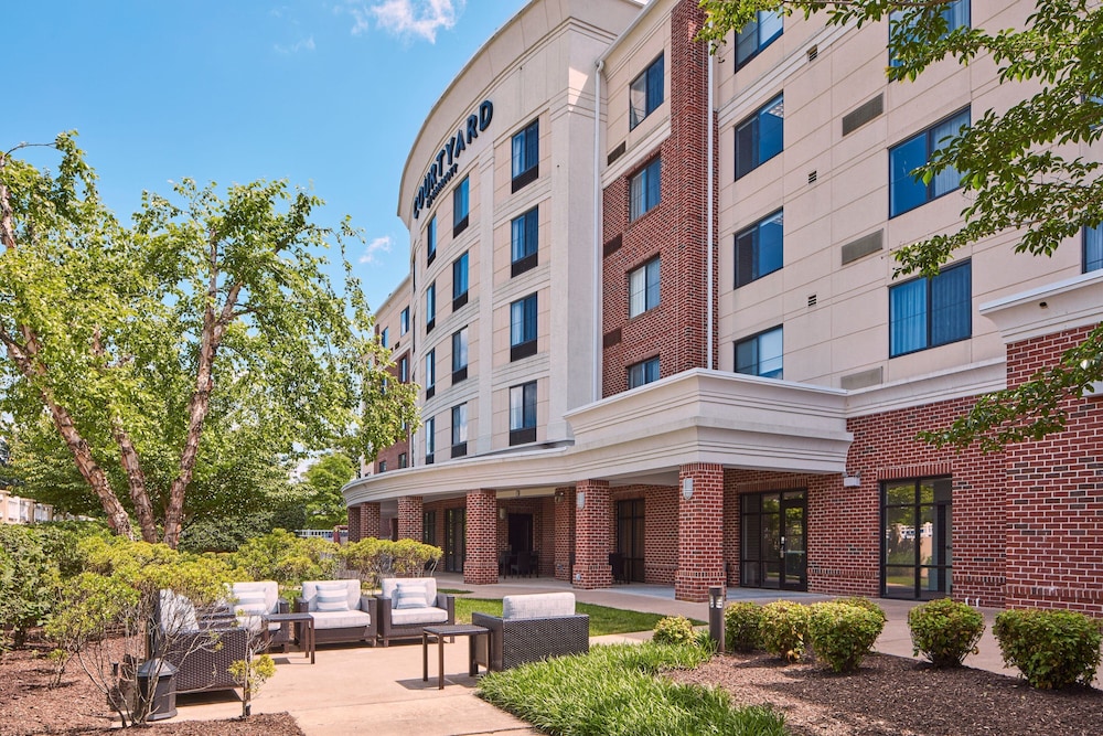 Courtyard by Marriott Winchester Medical Center 6/50