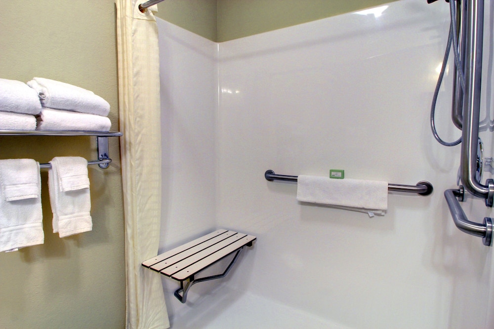Cobblestone Inn & Suites - Carrington 32/67