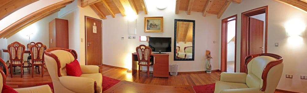 Hotel Monika 49/73
