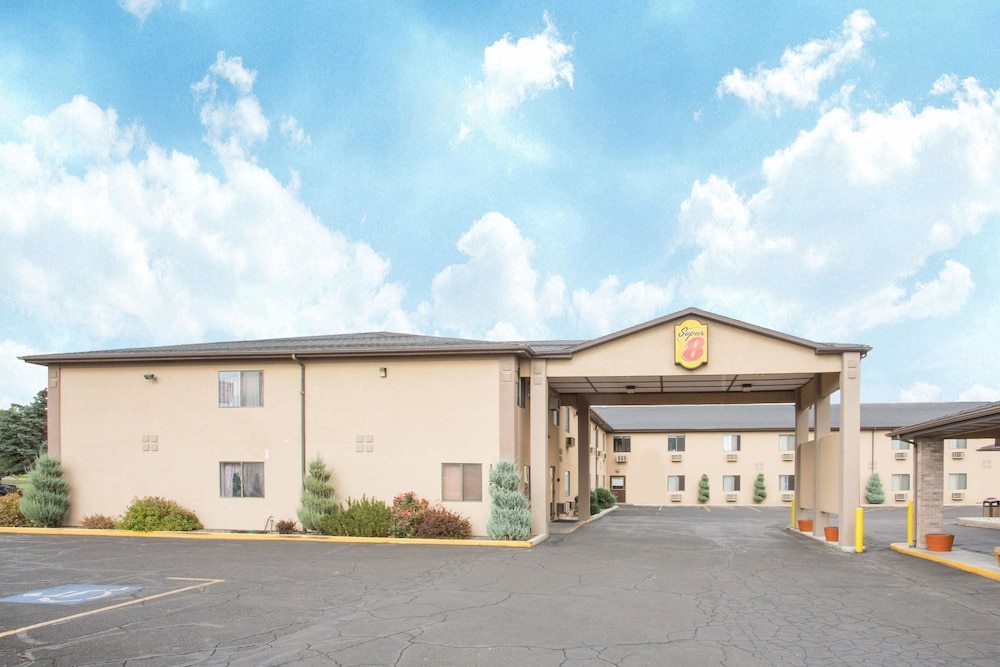 Super 8 by Wyndham Elko 1/22