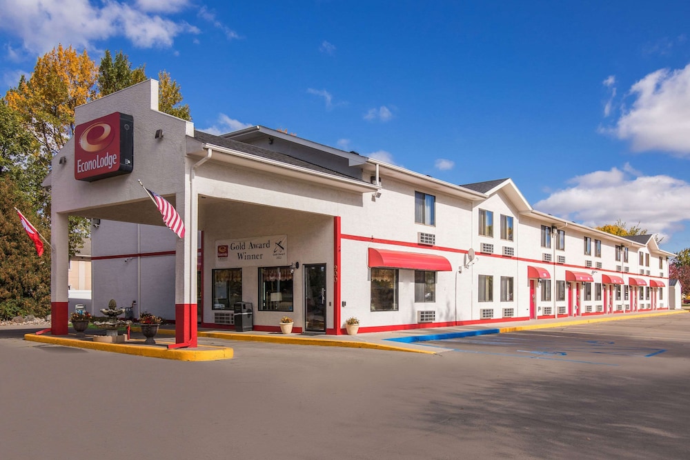 Econo Lodge Grand Forks near University 4/39