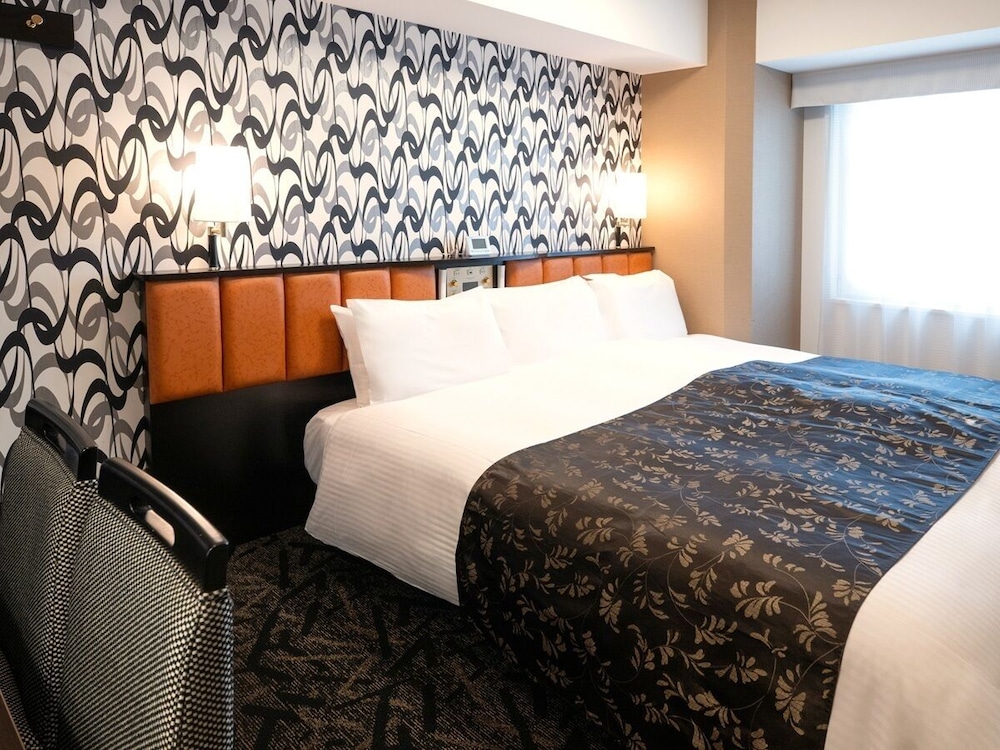 ROOM, KING BED