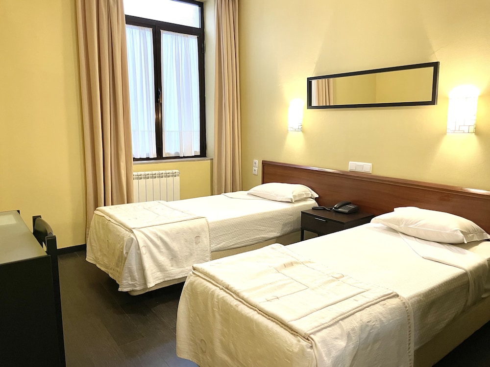 STANDARD, TWIN BEDS