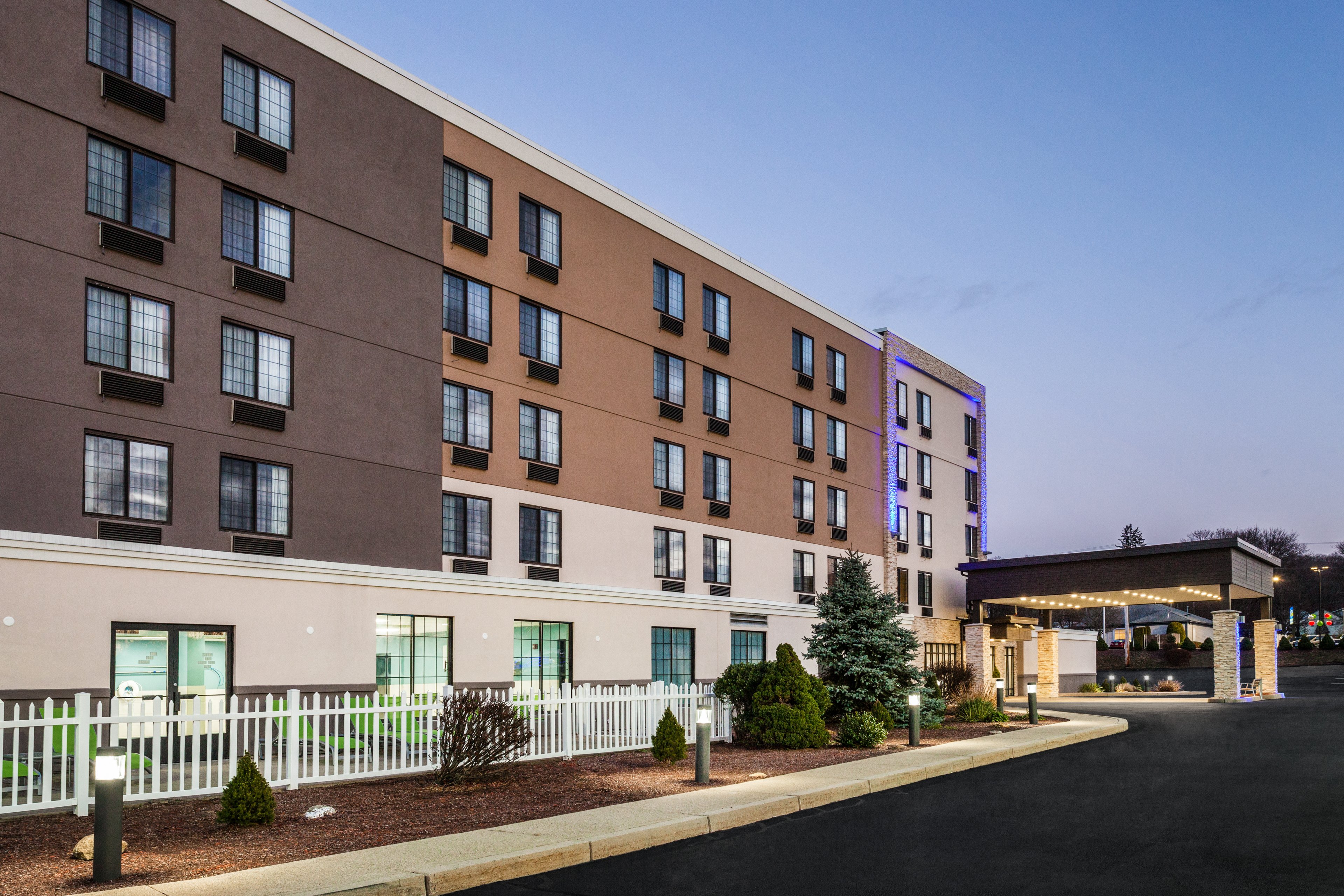 Holiday Inn Express Hotel And Suites Providence Woonsocket 10/56