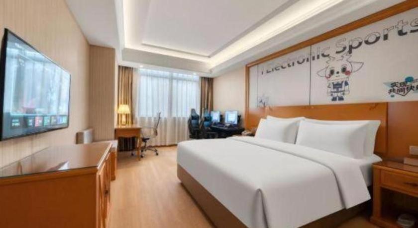 Vienna Hotel (Shanghai Sijing Metro Station) 12/45