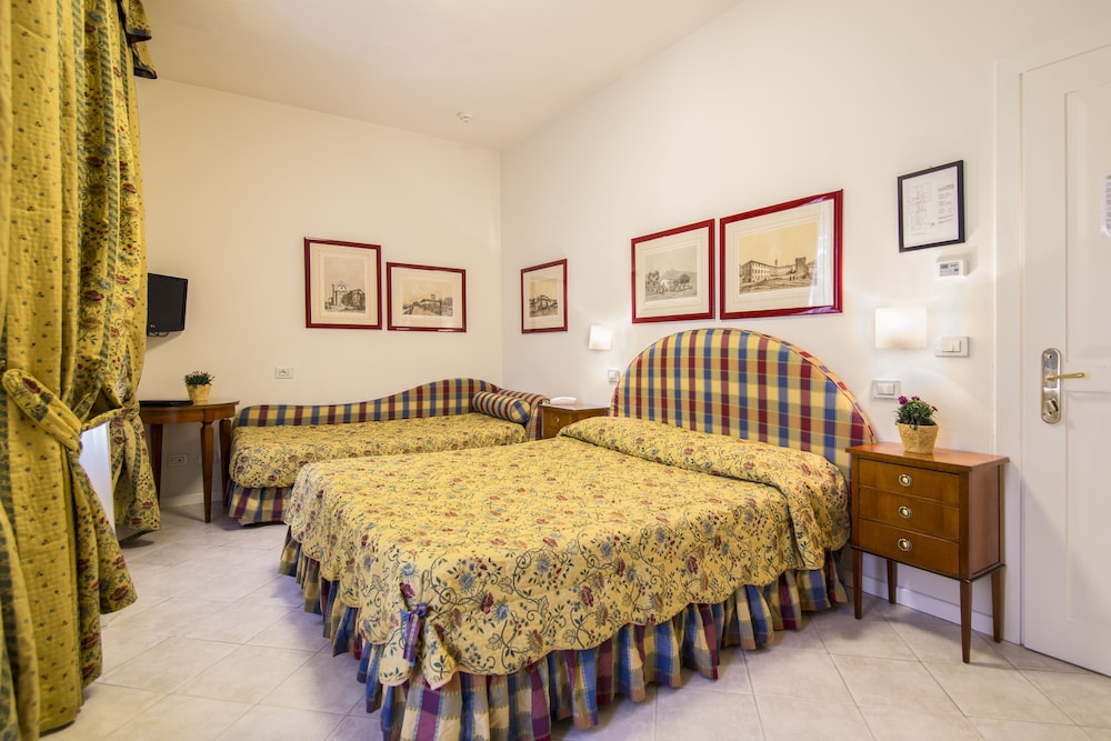 Italia Hotel 24/68