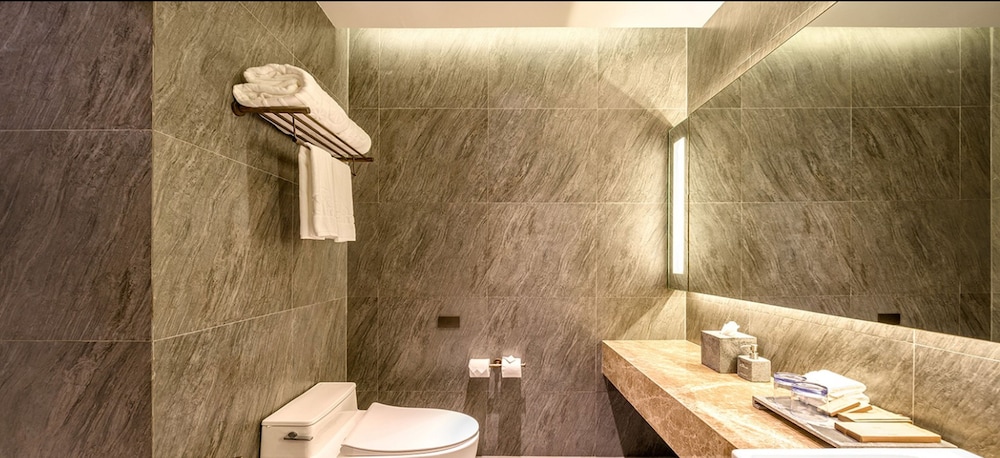 Kalima Resort and Villas Khao Lak 50/50