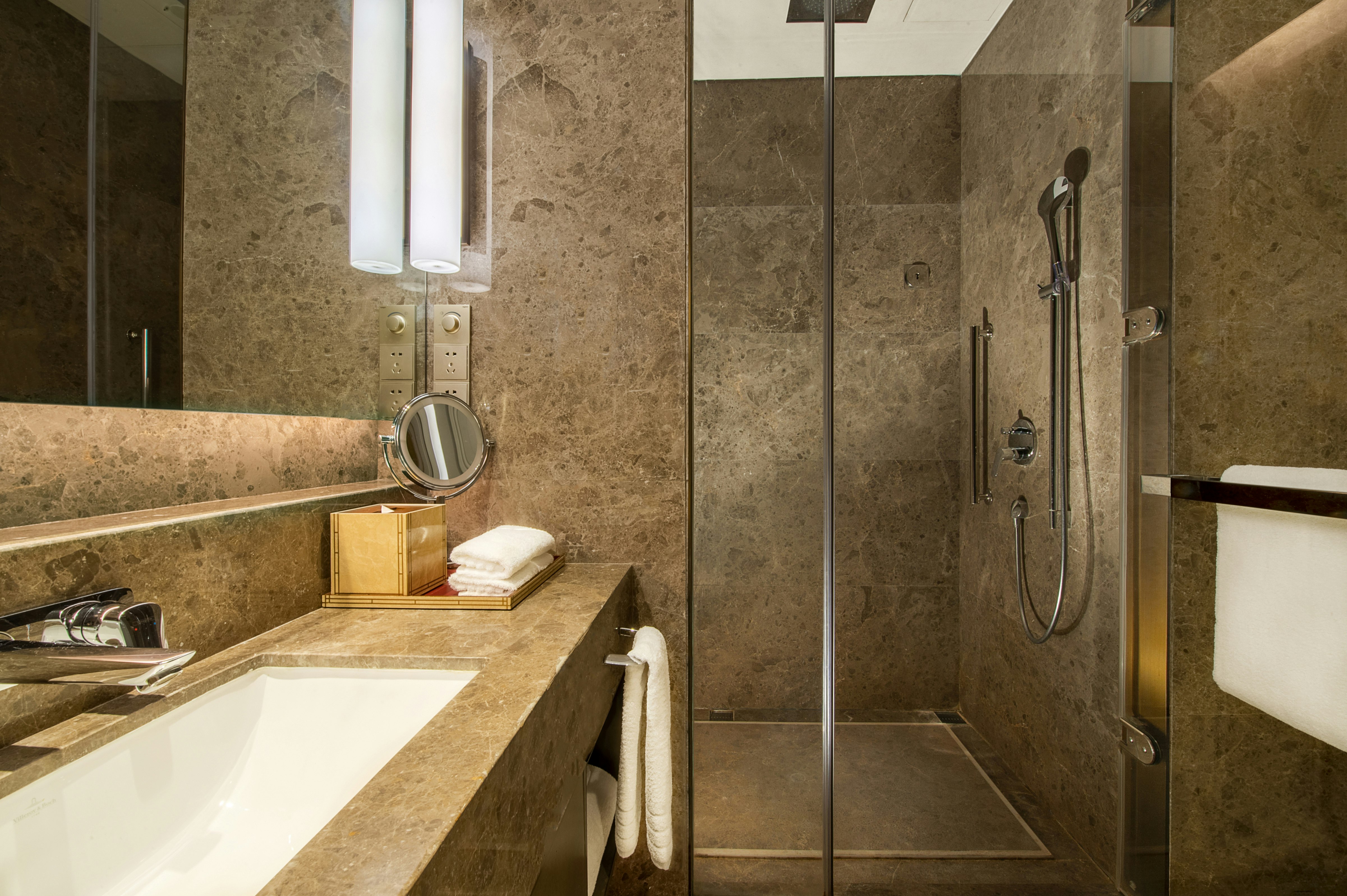Residence, King Bed, Accessible