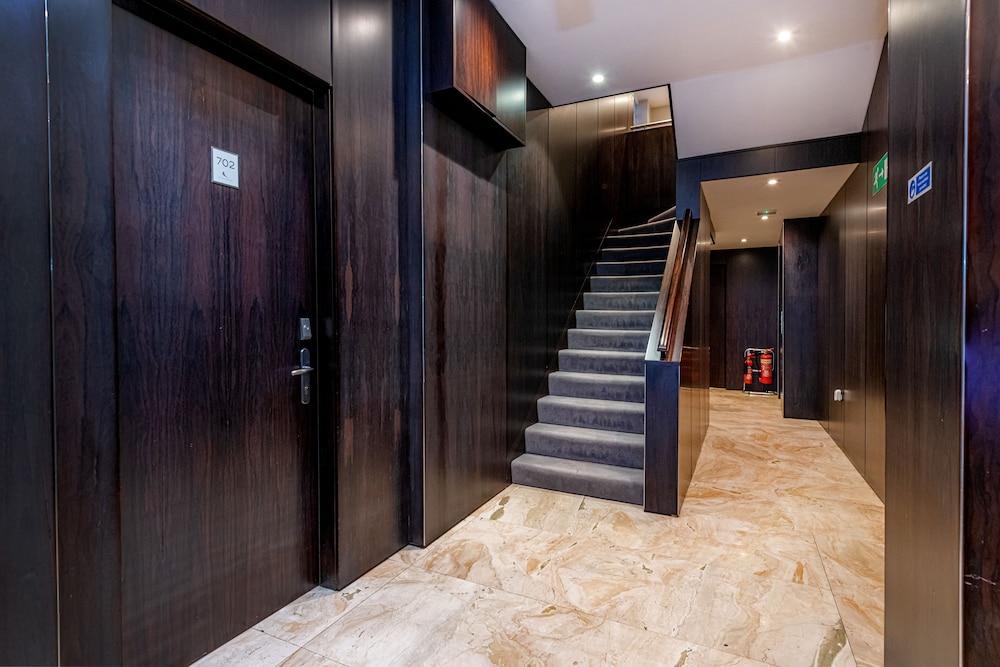 Claverley Court photo2