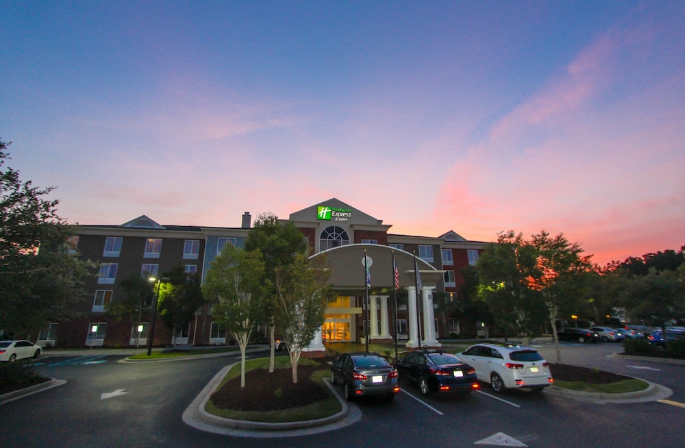 Holiday Inn Express Hotel And Suites Charleston North 5/56