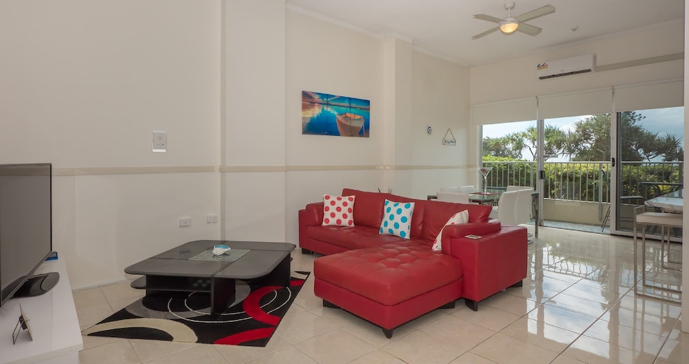 Pacific Plaza Apartments 48/75