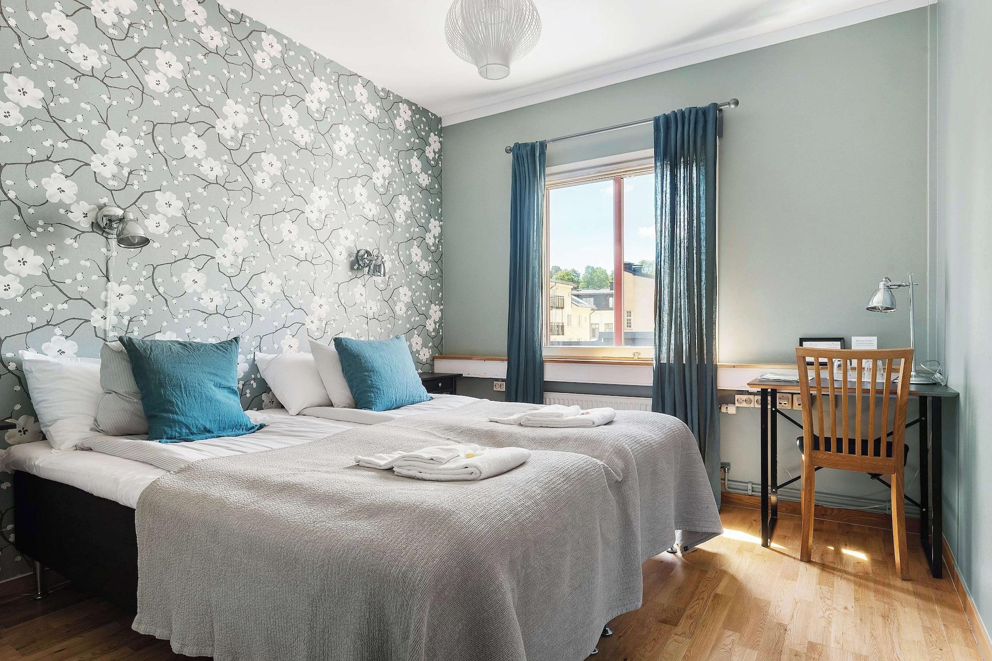 Standard, Multiple Beds