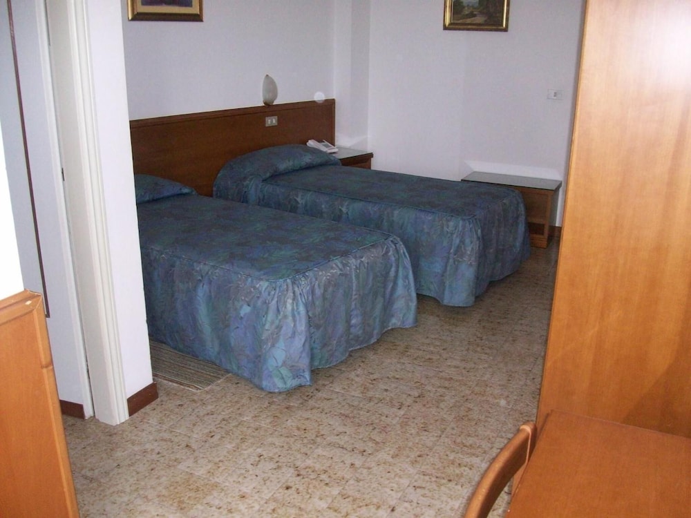 Hotel Santorotto 33/42