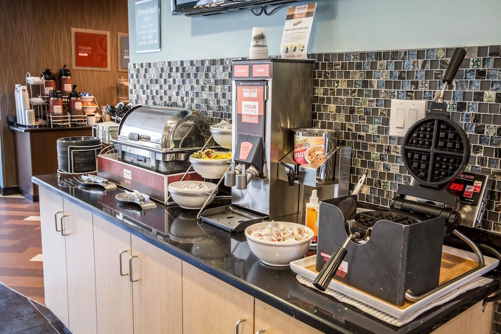 Comfort Suites New Bern near Cherry Point 30/65