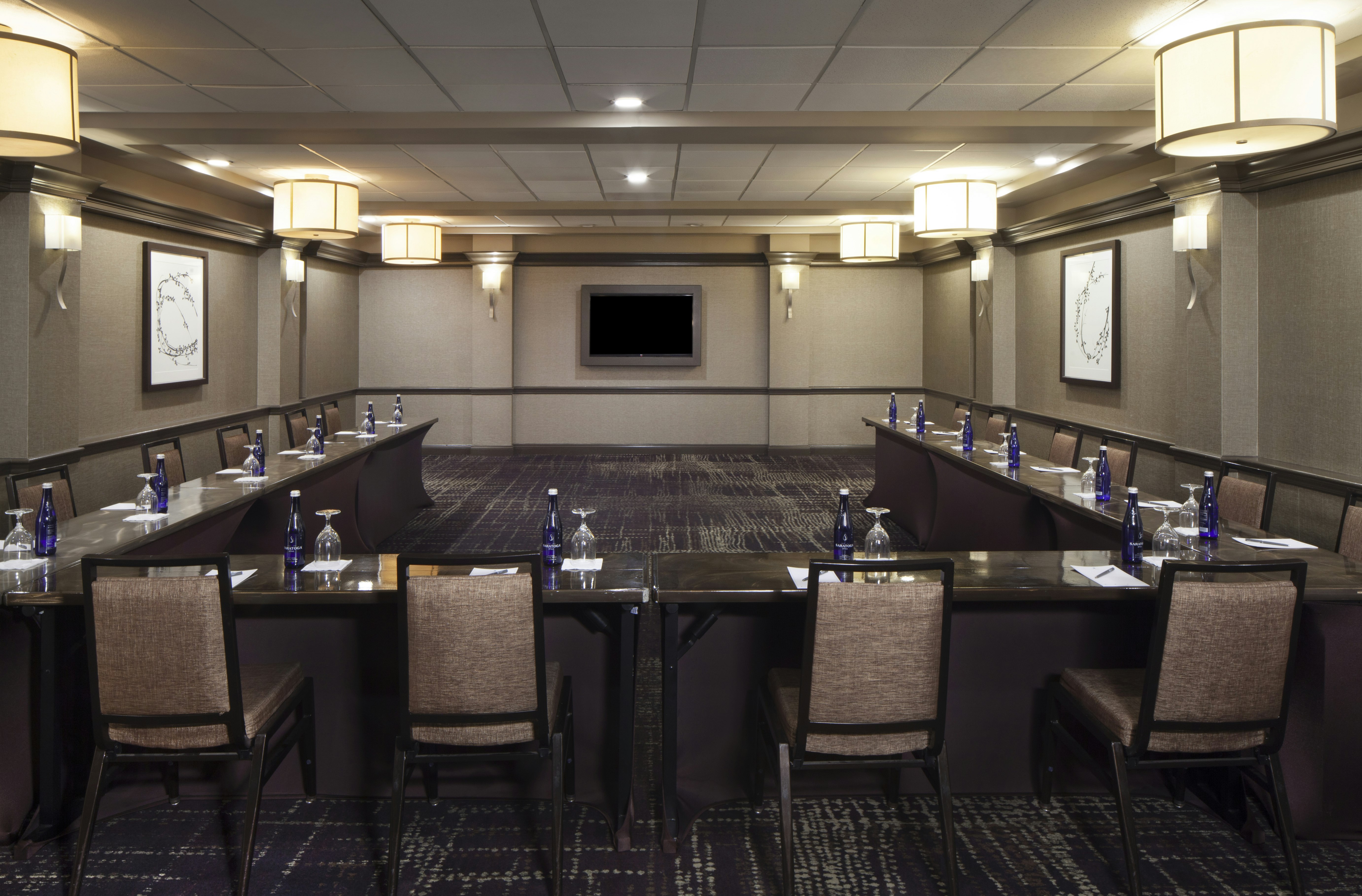 Embassy Suites by Hilton Philadelphia Airport 49/69