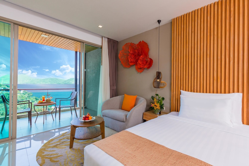 Wyndham Grand Phuket Kalim Bay 16/74