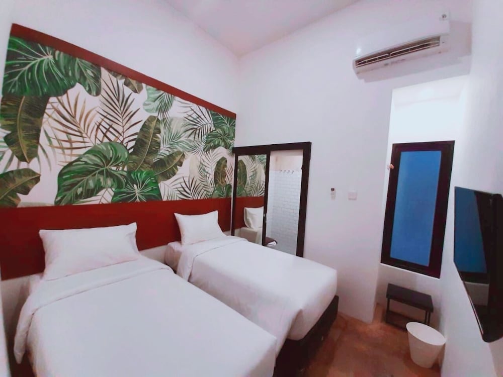 Nunia Tamansari Hotel 11/50