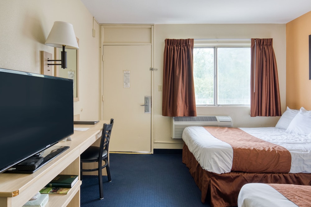 Days Inn by Wyndham New Philadelphia 22/36