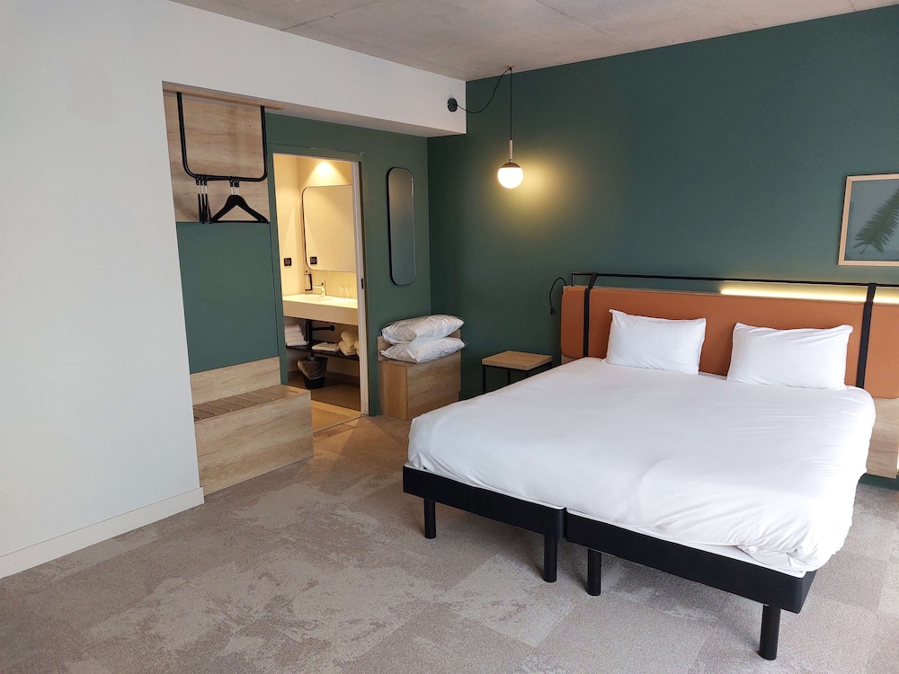 Junior Suite, King Bed, Sofa, Sauna
