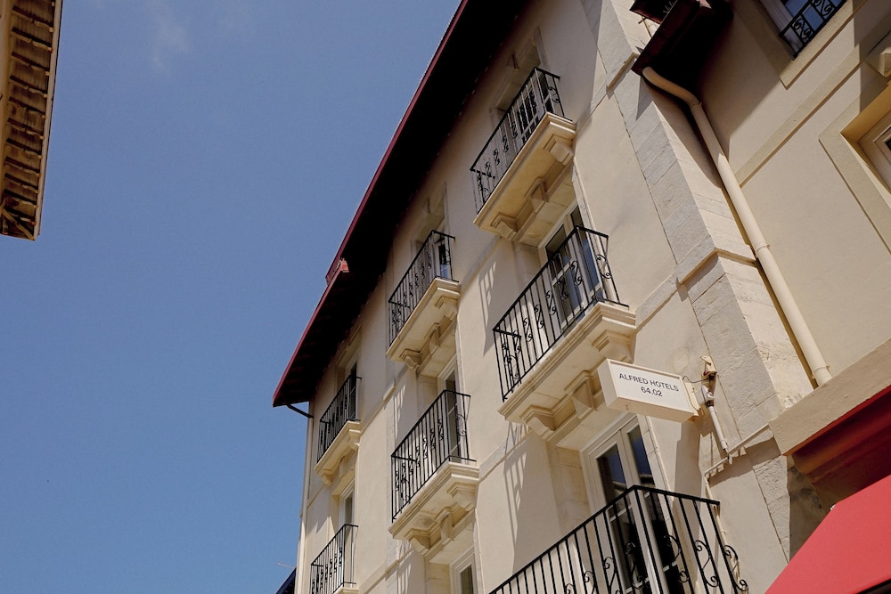 ALFRED HOTELS Port-Vieux 3/50