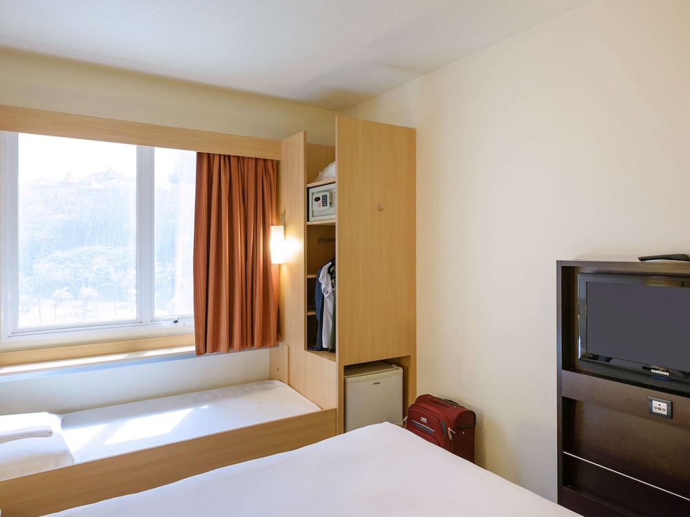 Ibis Salvador Rio Vermelho 23/73