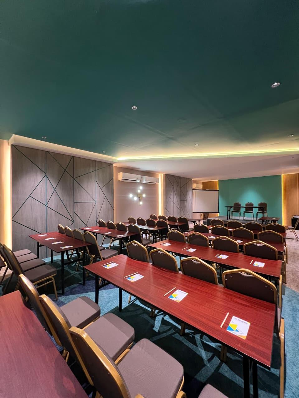 Alexander Hotel Tegal 43/47