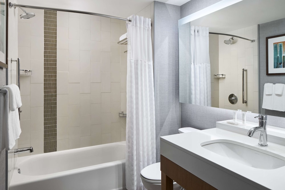 Hyatt Place Evansville / Downtown 6/25