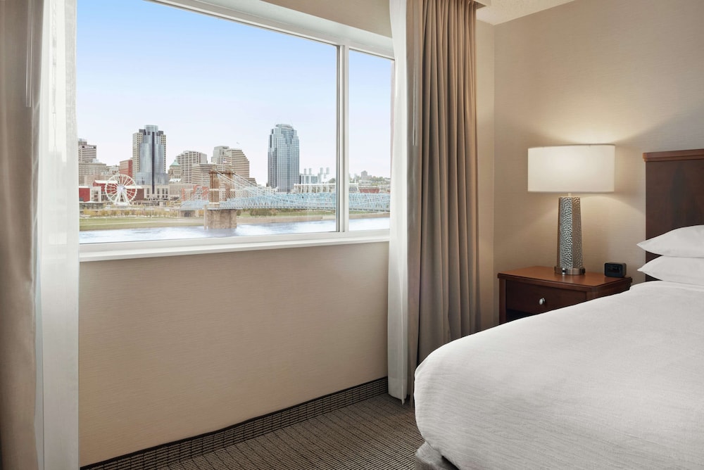 Embassy Suites By Hilton Cincinnati Rivercenter 12/53
