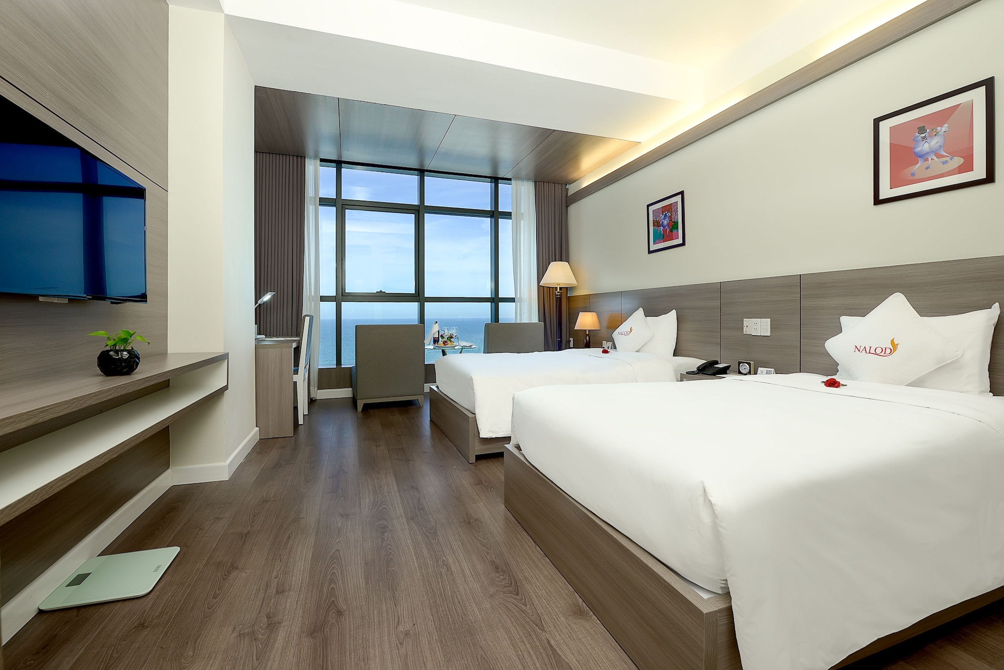 SUPERIOR, TWIN BEDS, OCEAN VIEW