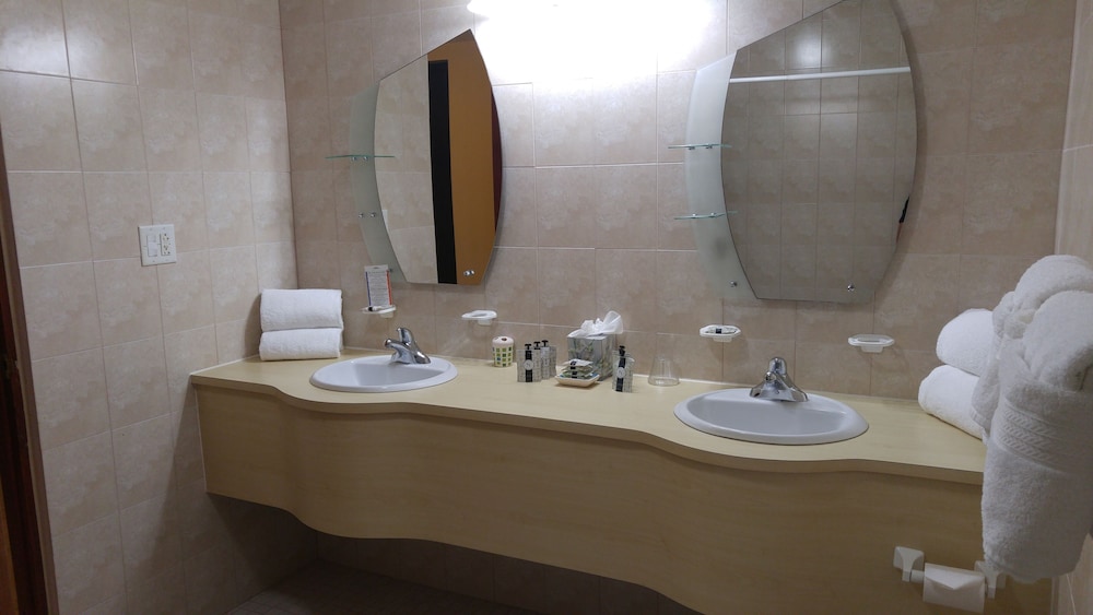 Fajardo Inn 49/50