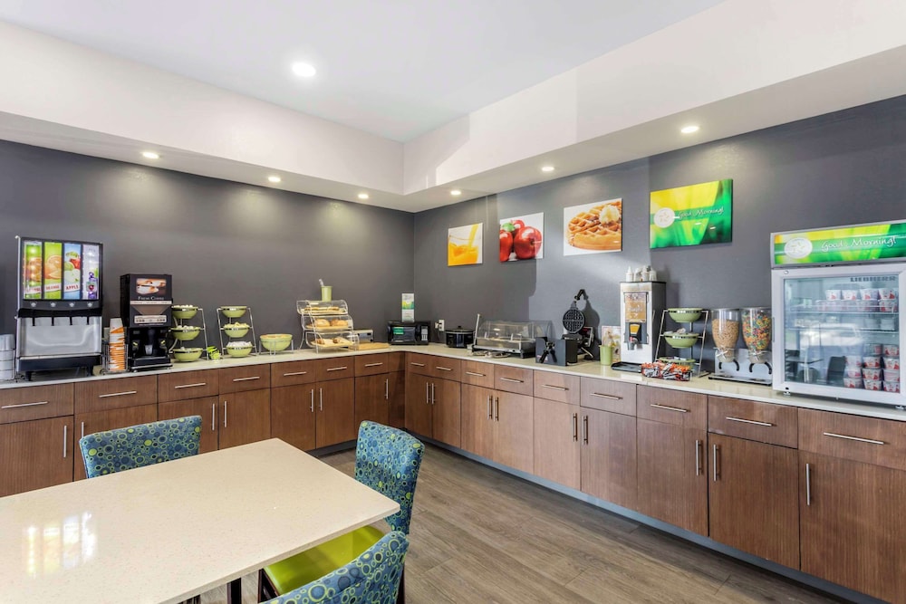 restaurant cafeteria