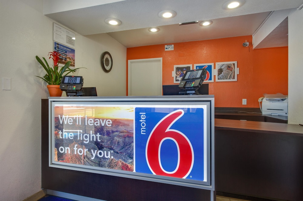 Motel6 Tempe, AZ - Broadway - ASU 13/63