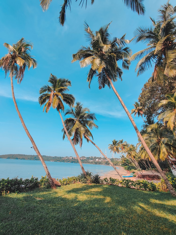Bambolim Beach Resort 51/61