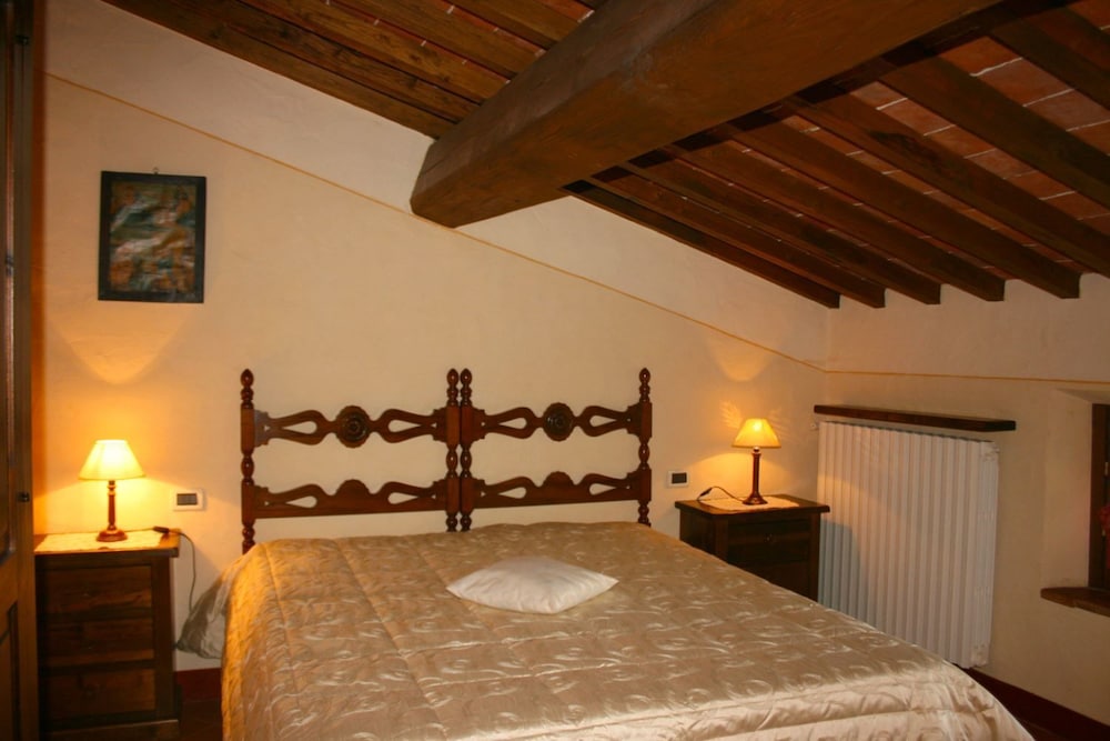 Villa Degli Olivi 8/26