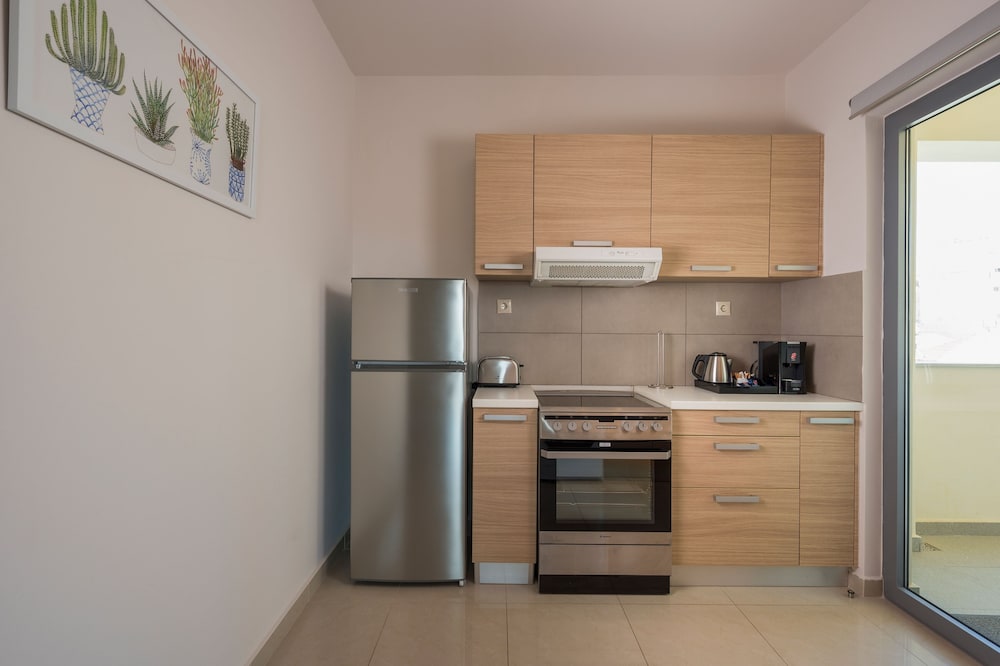 Trianon Luxury Apartments and Suites 8/74