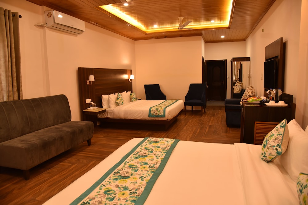 Mastiff Hotel Palampur 25/56